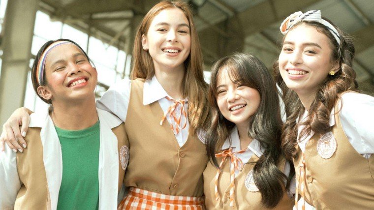 Fresh from the hit TV series Di Na Muli and the Brillante Mendoza horror flick Bahay Na Pula, Julia Barretto is back to star in THE SENIORS with dancer-actress Ella Cruz, singer-actress and former Pop Girls member Andrea Babierra, and young comedian Awra Briguela.